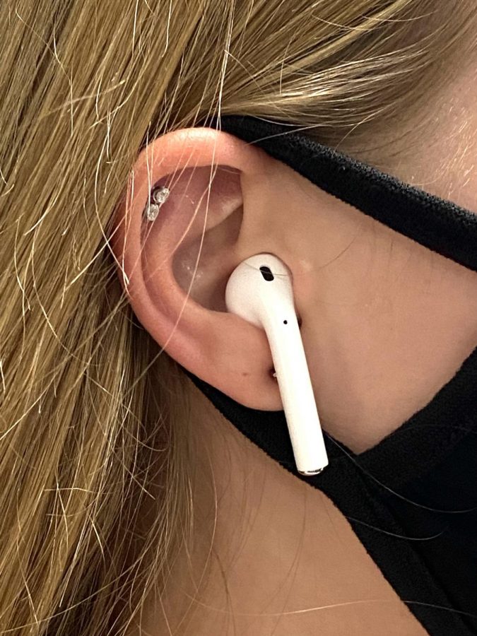 The+third+generation+of+Airpods%3A+what+sets+them+apart