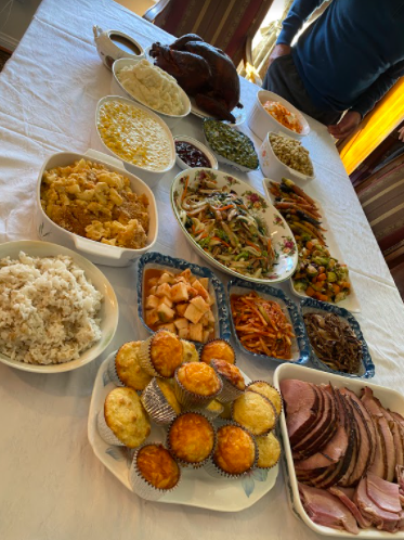 Families celebrate Thanksgiving through traditional foods 