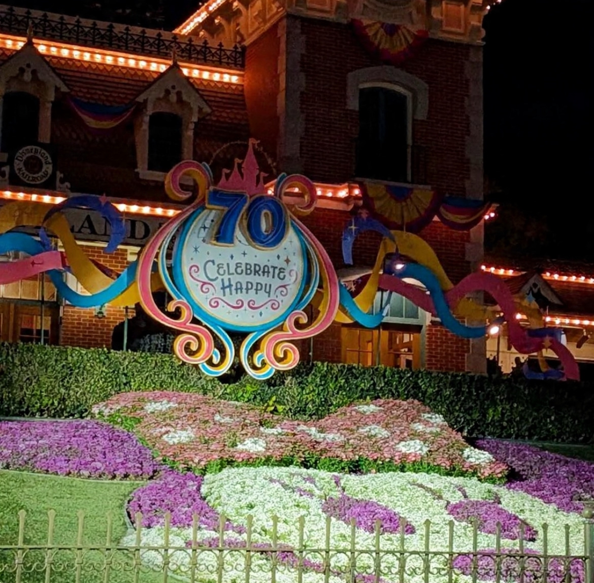 Disney sets a beautiful display of flowers for the sole purpose to celebrate Disney's tendency to bring fantasy to life for almost a century. 